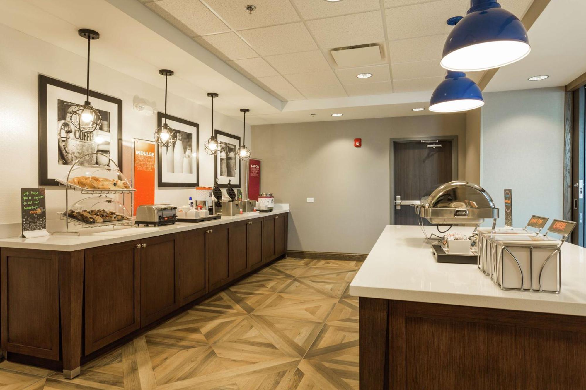 Hampton Inn Cumberland Extérieur photo