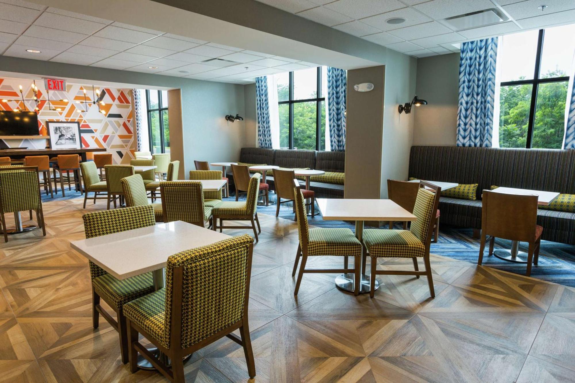 Hampton Inn Cumberland Extérieur photo